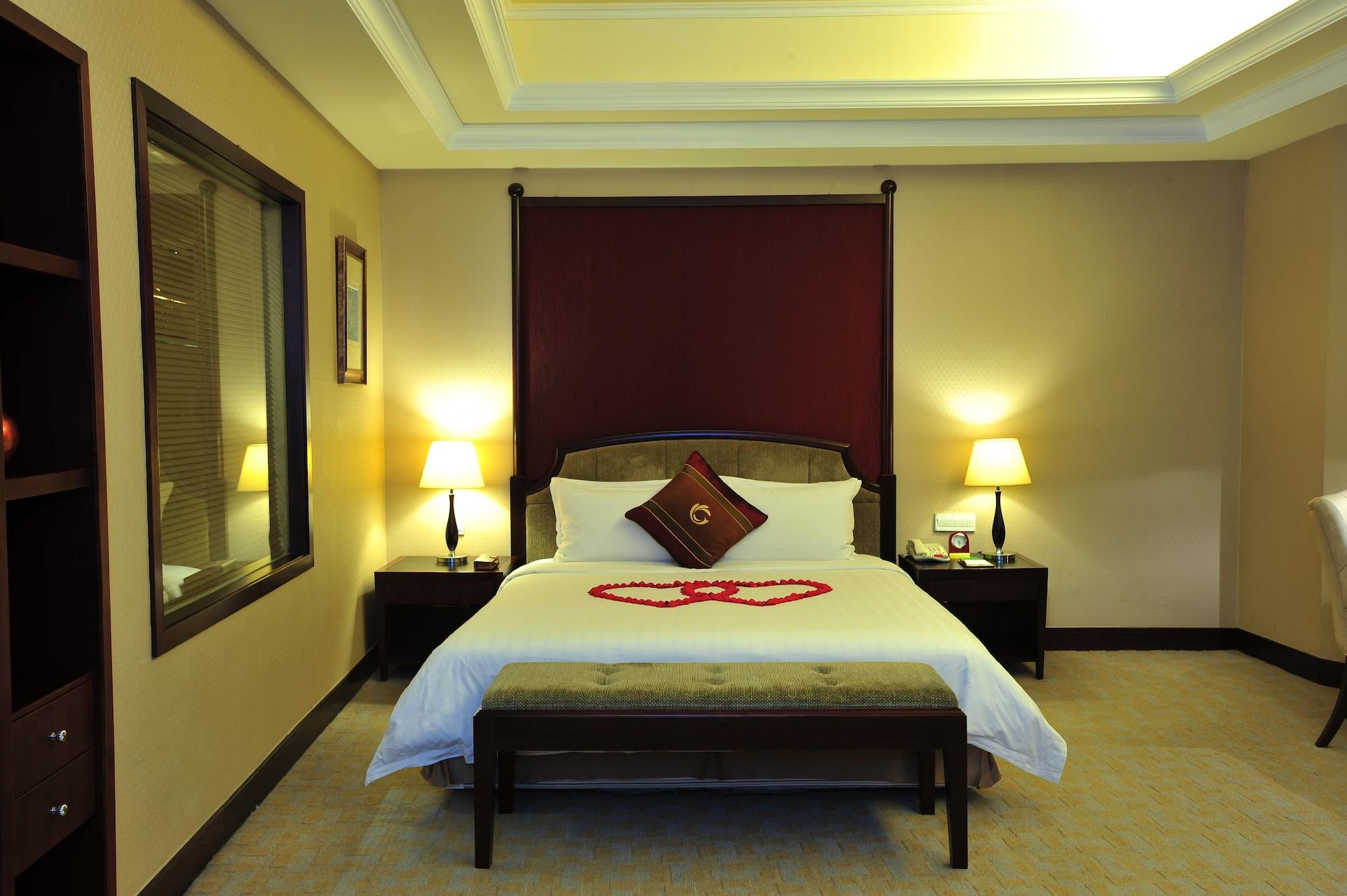 The Royal Marina Plaza Hotel Guangzhou Exterior photo