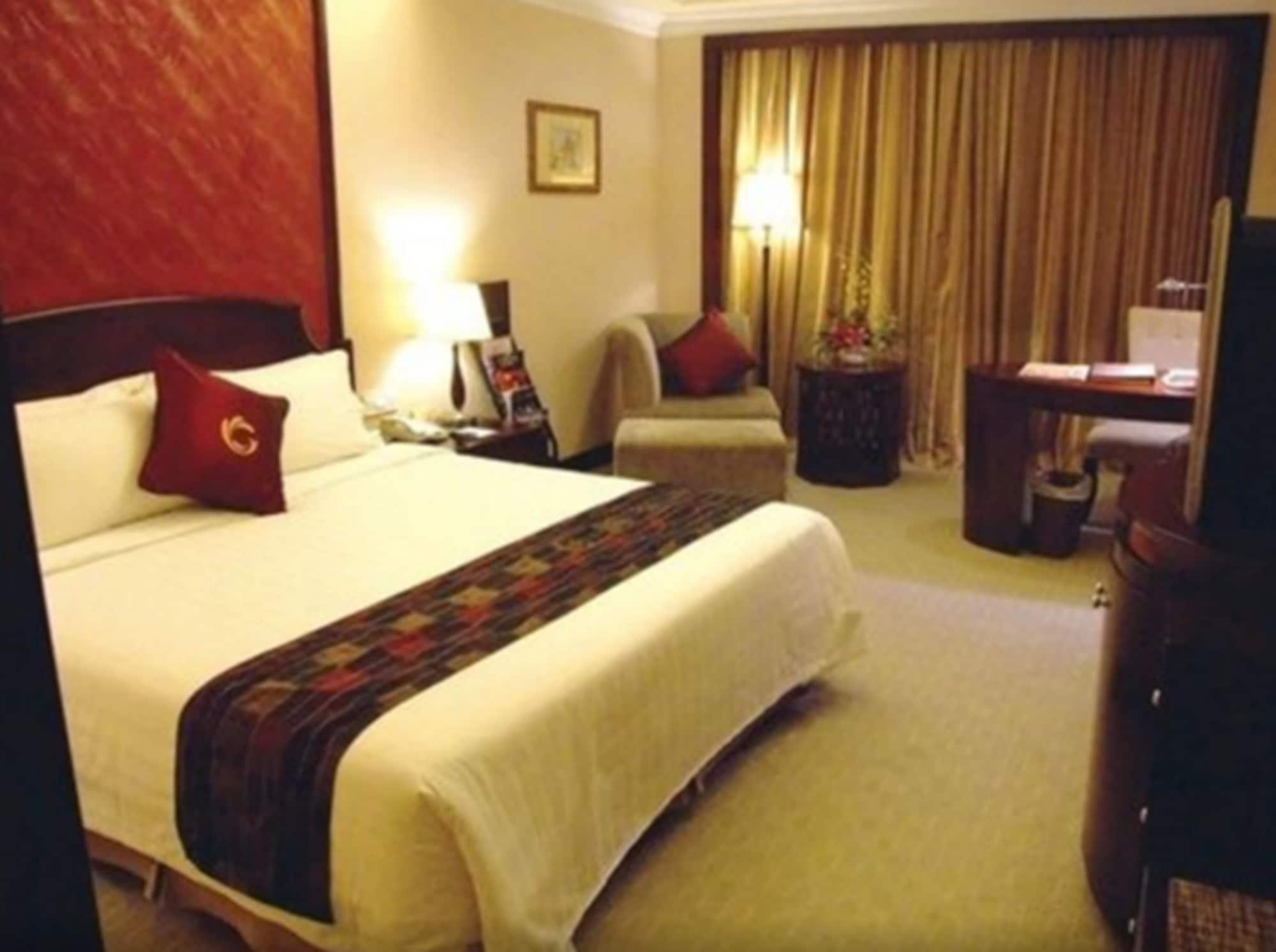 The Royal Marina Plaza Hotel Guangzhou Exterior photo