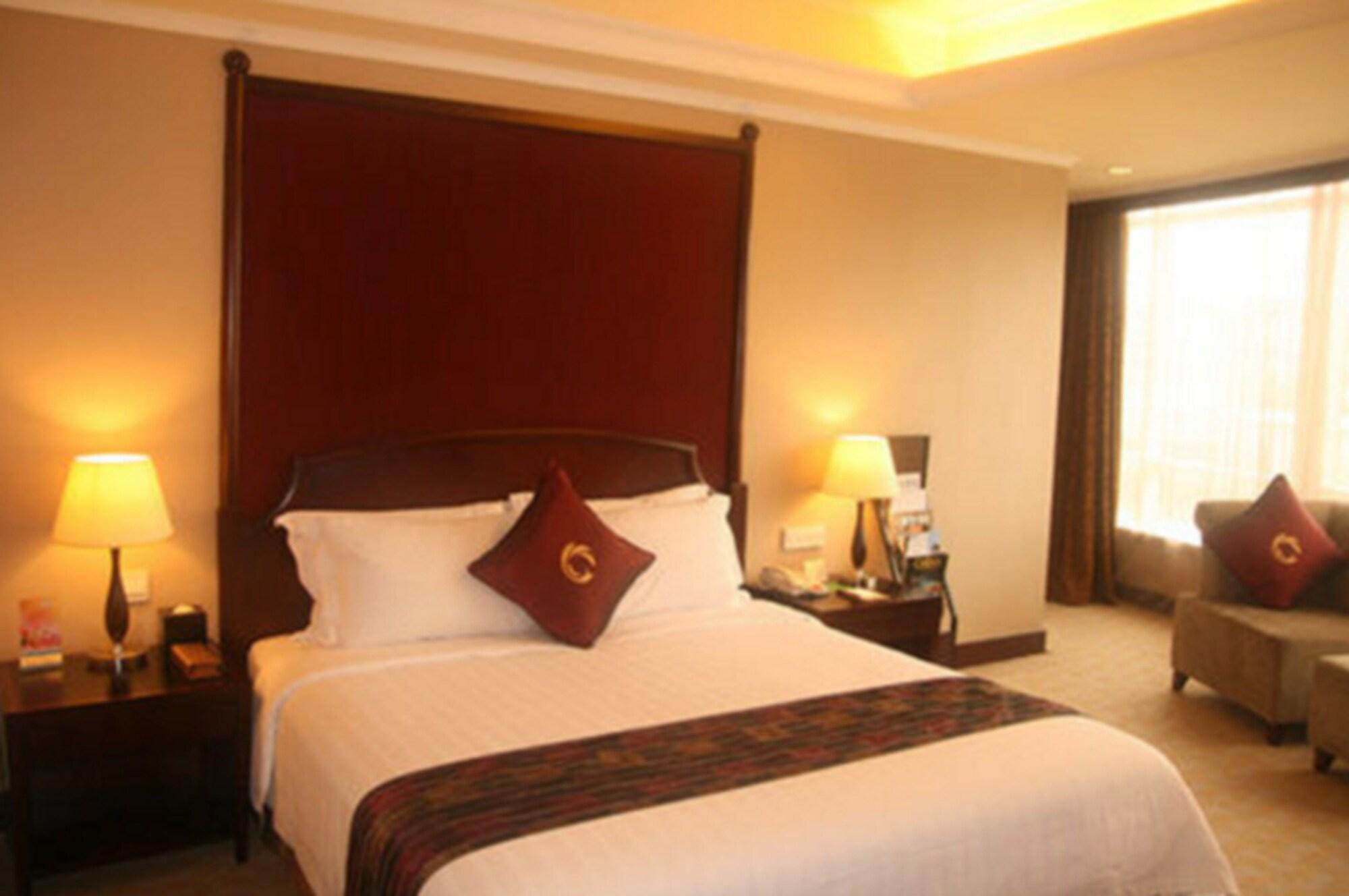 The Royal Marina Plaza Hotel Guangzhou Exterior photo
