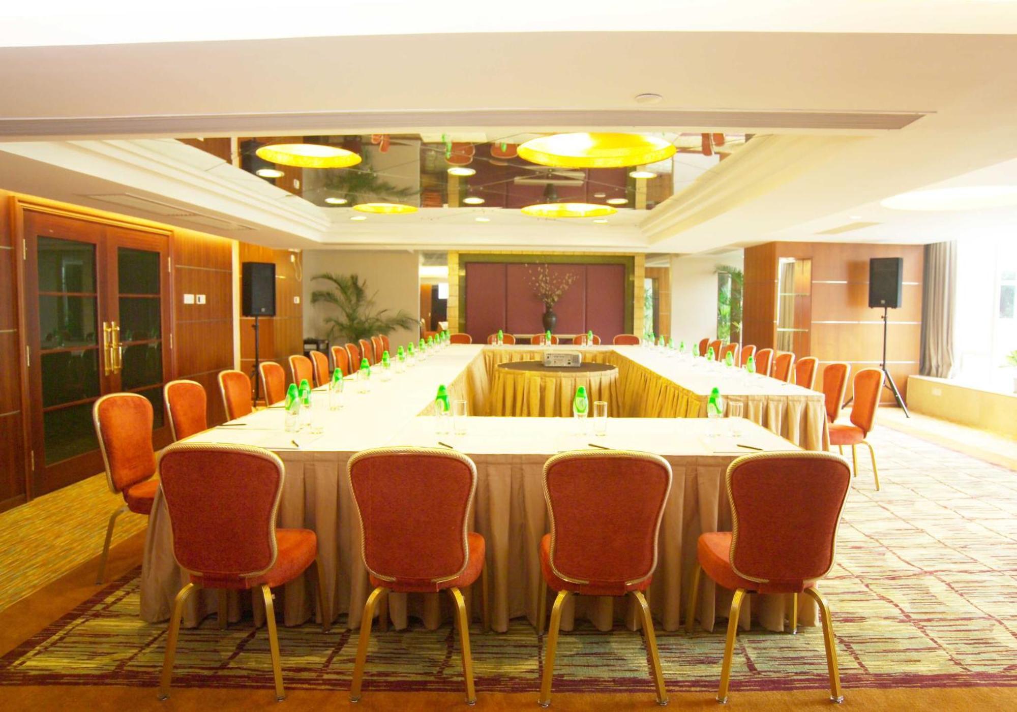 The Royal Marina Plaza Hotel Guangzhou Exterior photo