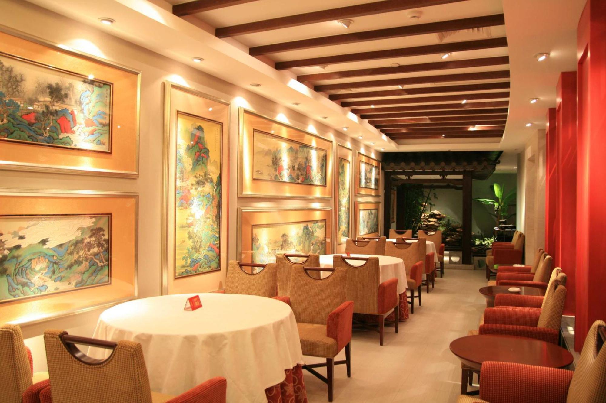 The Royal Marina Plaza Hotel Guangzhou Exterior photo