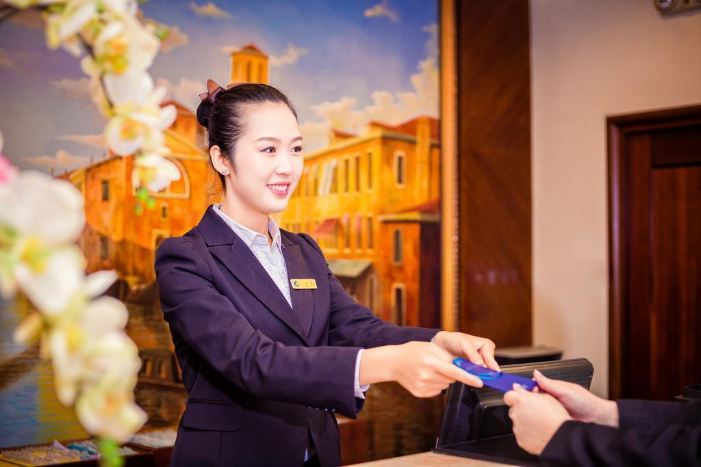 The Royal Marina Plaza Hotel Guangzhou Exterior photo