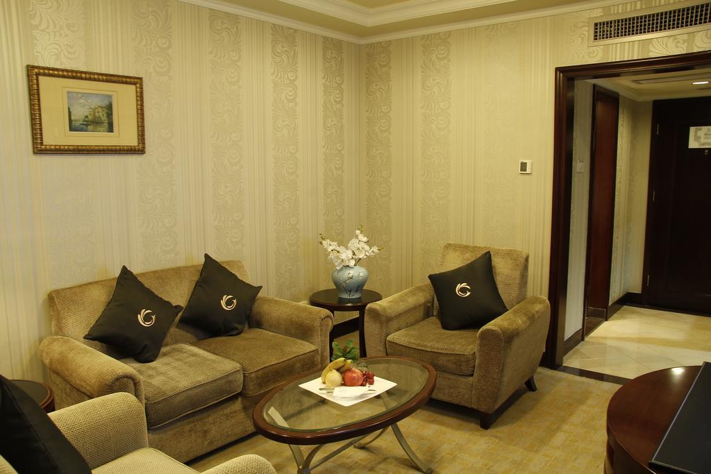 The Royal Marina Plaza Hotel Guangzhou Exterior photo