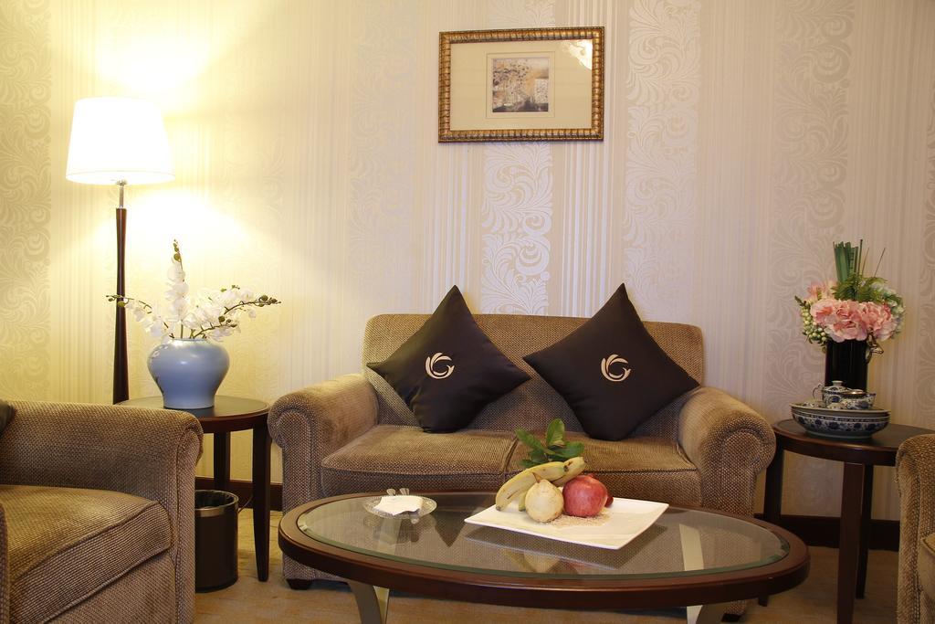 The Royal Marina Plaza Hotel Guangzhou Exterior photo