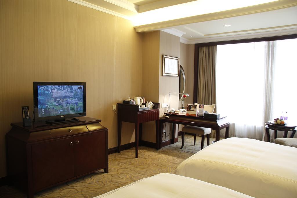 The Royal Marina Plaza Hotel Guangzhou Exterior photo