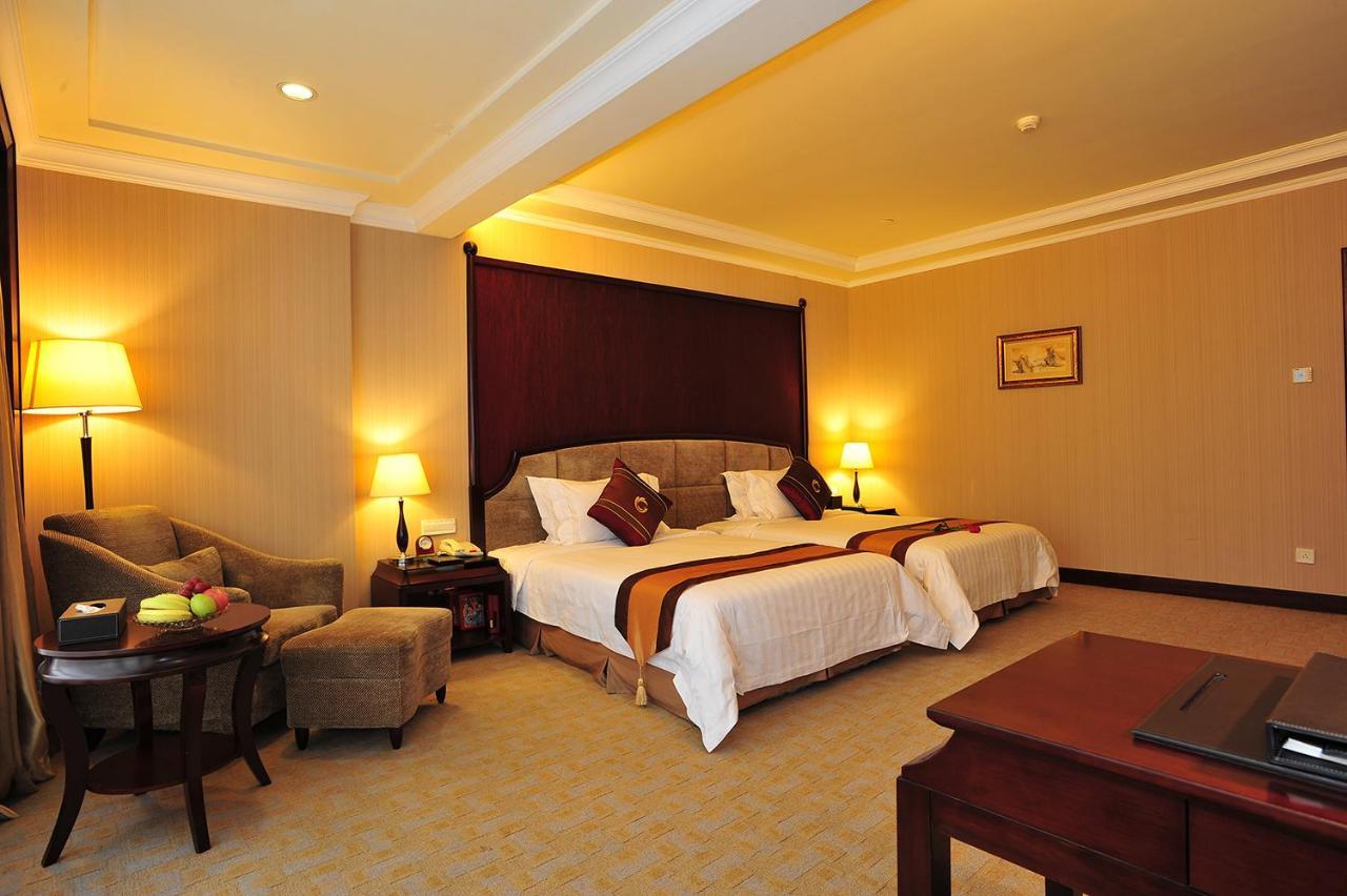 The Royal Marina Plaza Hotel Guangzhou Exterior photo