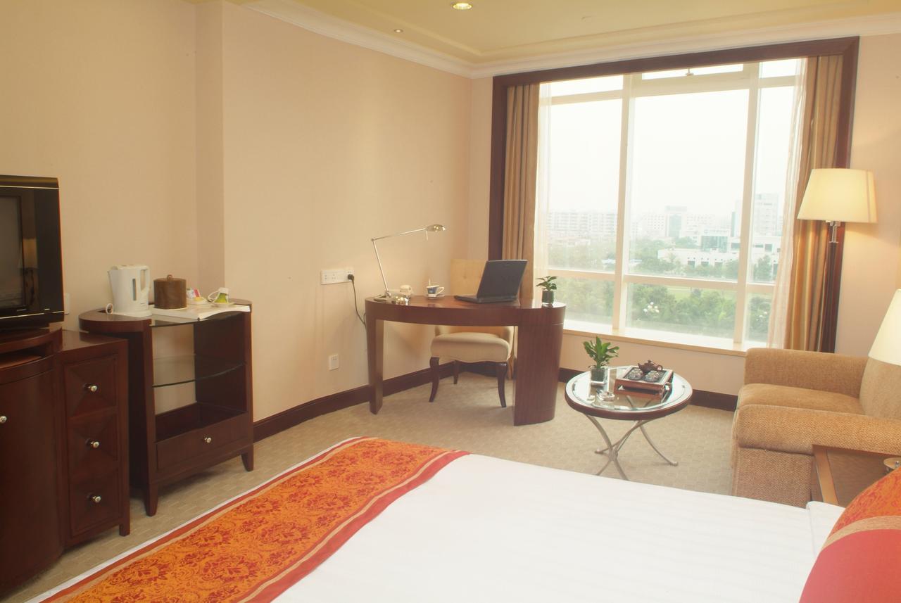 The Royal Marina Plaza Hotel Guangzhou Exterior photo