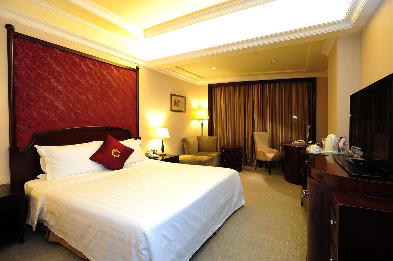The Royal Marina Plaza Hotel Guangzhou Exterior photo