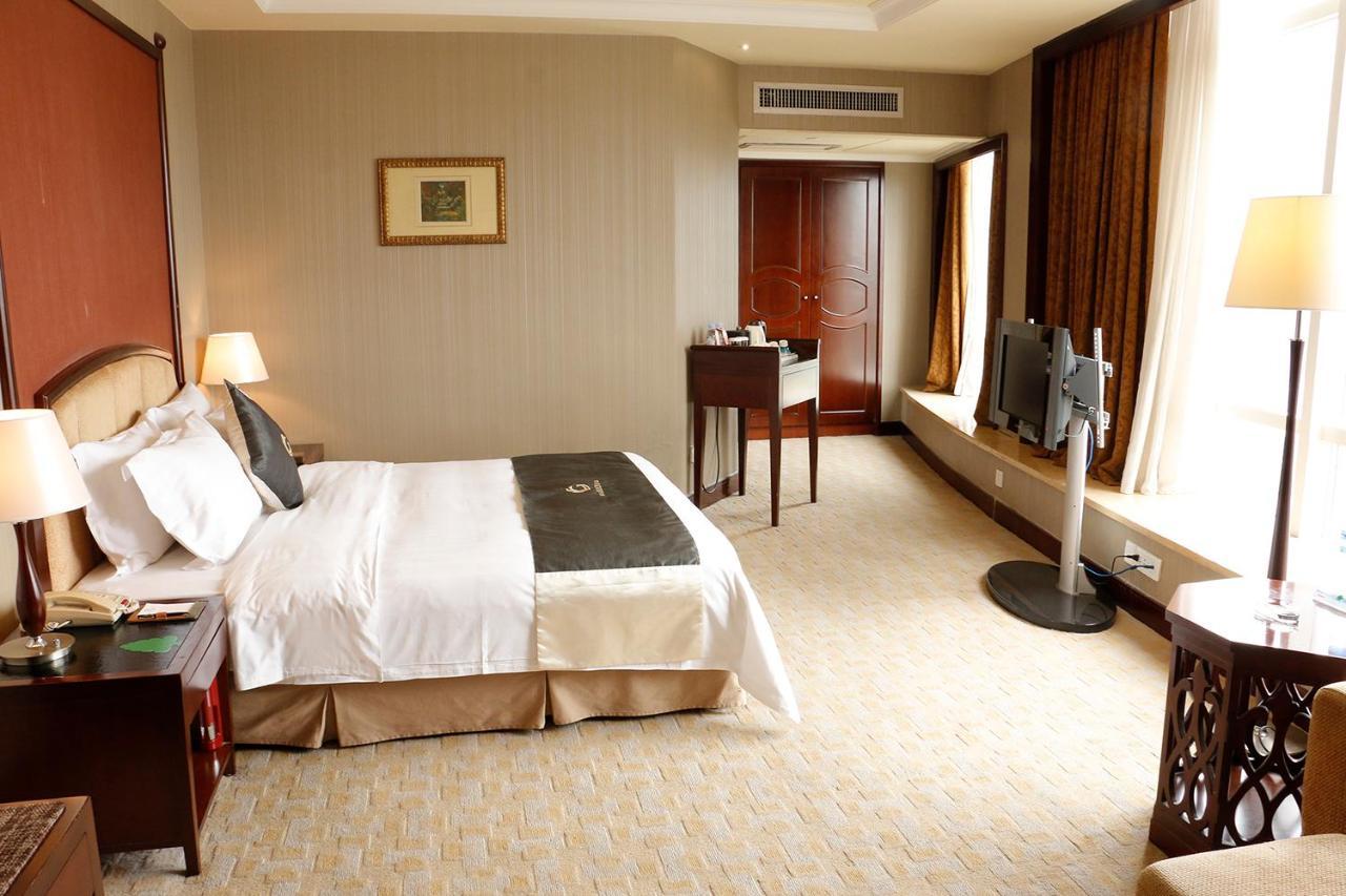 The Royal Marina Plaza Hotel Guangzhou Exterior photo