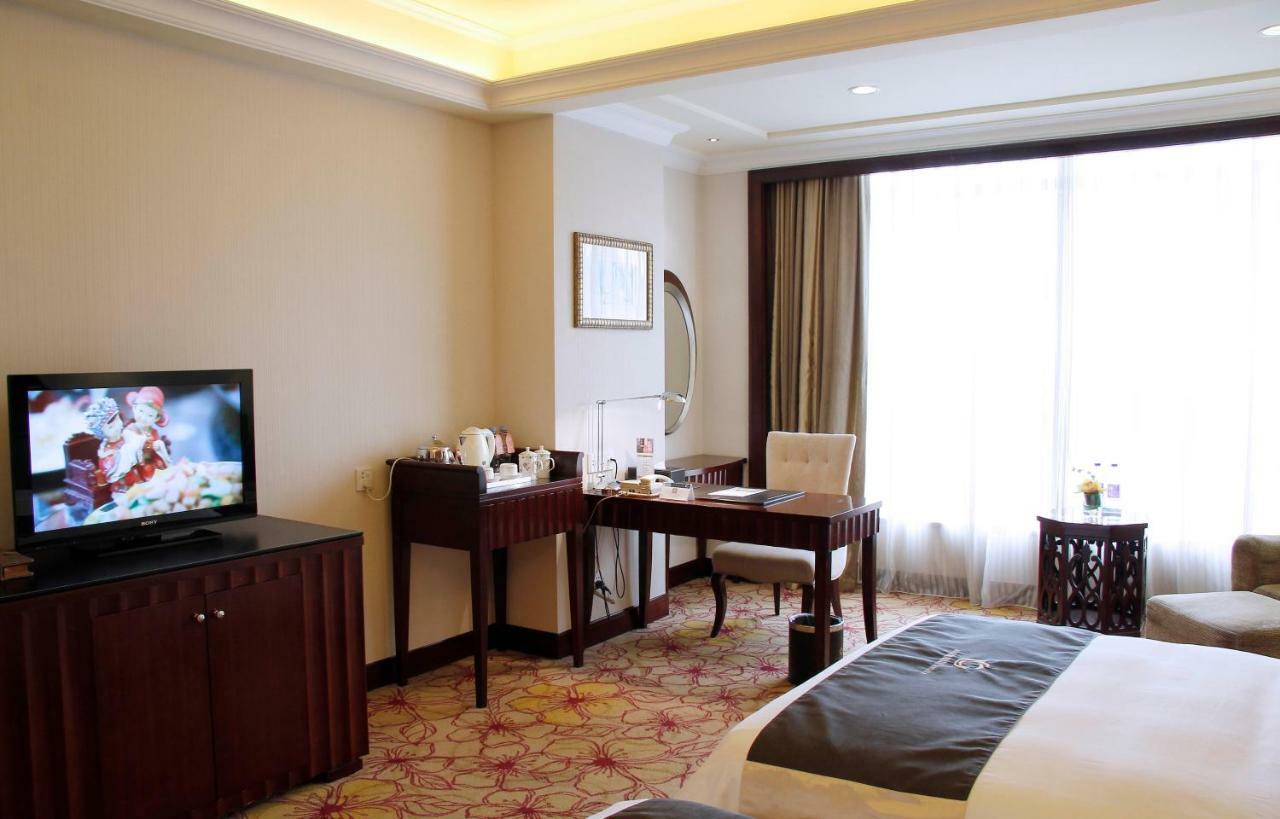 The Royal Marina Plaza Hotel Guangzhou Exterior photo