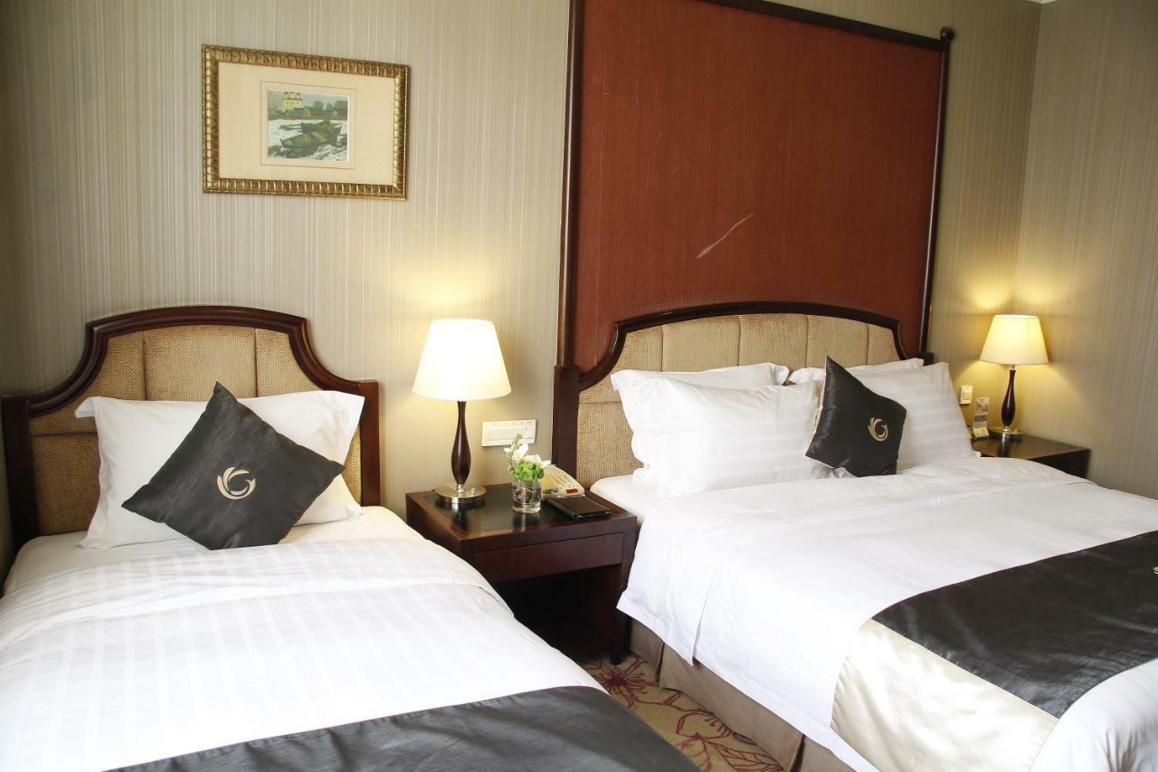 The Royal Marina Plaza Hotel Guangzhou Exterior photo